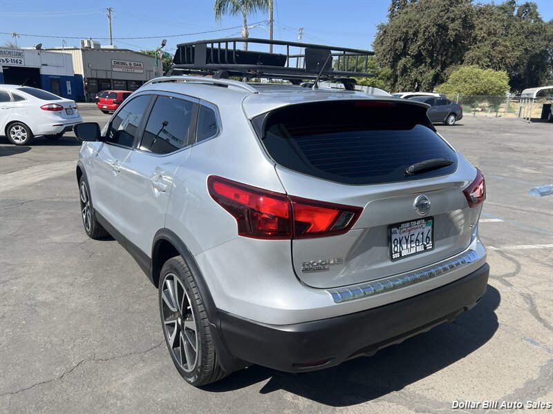 2018 Nissan Rogue Sport SL - Photo 3 - Visalia, CA 93292