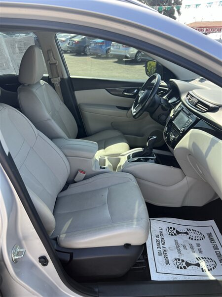 2018 Nissan Rogue Sport SL - Photo 10 - Visalia, CA 93292
