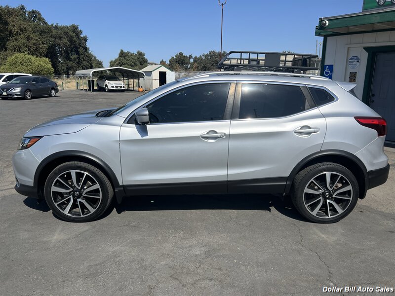 2018 Nissan Rogue Sport SL - Photo 2 - Visalia, CA 93292