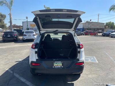 2016 Jeep Cherokee Latitude   - Photo 12 - Visalia, CA 93292