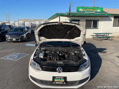 2011 Volkswagen Jetta   - Photo 9 - Visalia, CA 93292