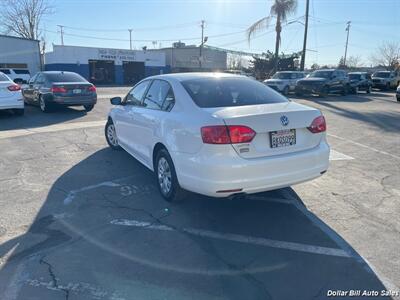 2011 Volkswagen Jetta   - Photo 5 - Visalia, CA 93292