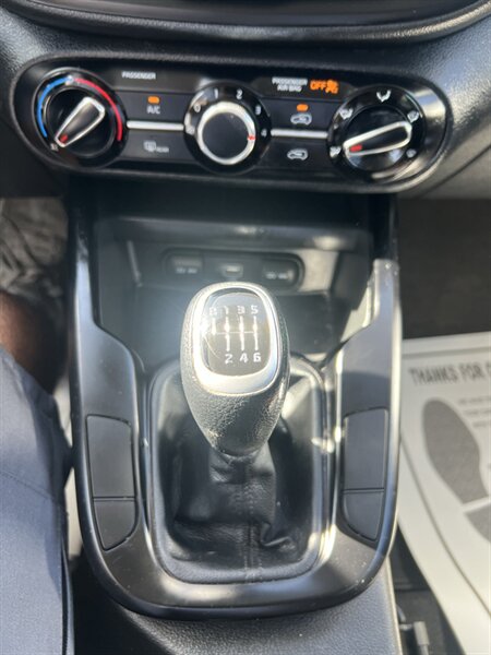2021 Kia Soul LX - Photo 7 - Visalia, CA 93292