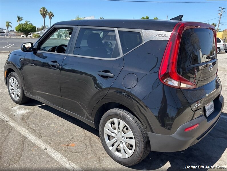 2021 Kia Soul LX - Photo 3 - Visalia, CA 93292
