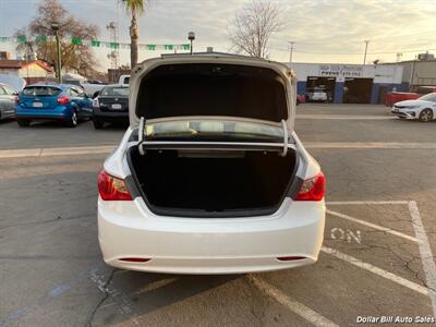 2013 Hyundai SONATA GLS   - Photo 12 - Visalia, CA 93292