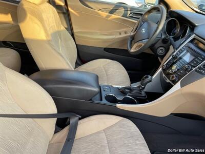 2013 Hyundai SONATA GLS   - Photo 14 - Visalia, CA 93292