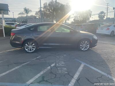 2015 Chrysler 200 S   - Photo 8 - Visalia, CA 93292