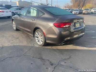 2015 Chrysler 200 S   - Photo 5 - Visalia, CA 93292