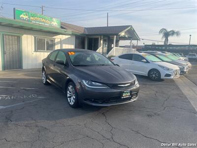 2015 Chrysler 200 S   - Photo 1 - Visalia, CA 93292