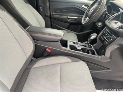 2018 Ford Escape SE   - Photo 14 - Visalia, CA 93292