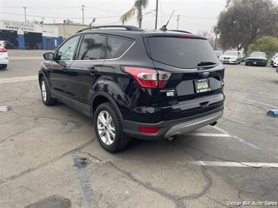 2018 Ford Escape SE   - Photo 5 - Visalia, CA 93292