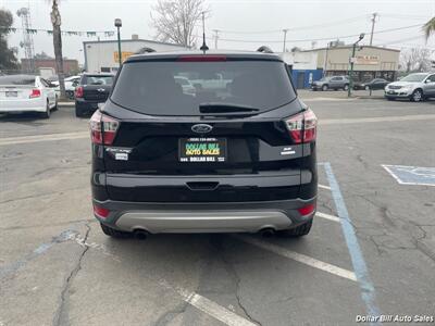 2018 Ford Escape SE   - Photo 6 - Visalia, CA 93292