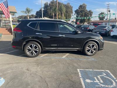 2017 Nissan Rogue SL   - Photo 8 - Visalia, CA 93292