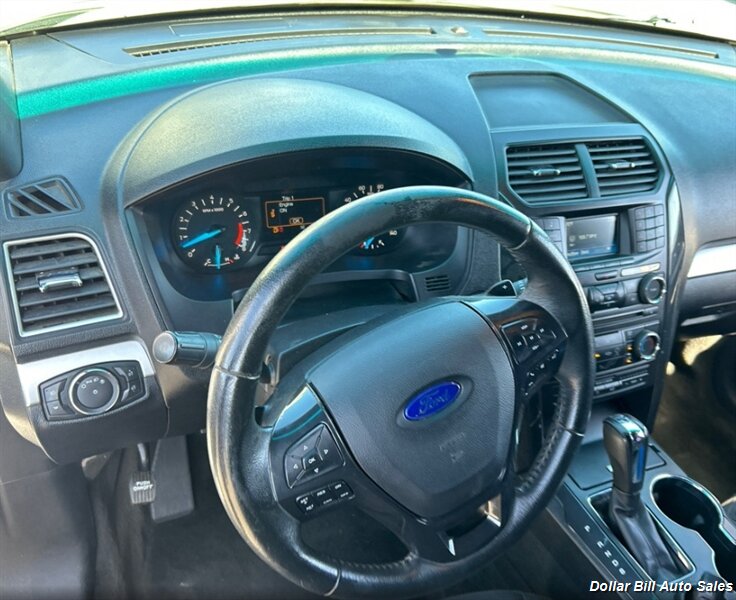 2016 Ford Explorer XLT - Photo 5 - Visalia, CA 93292