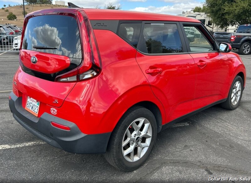 2021 Kia Soul S - Photo 3 - Visalia, CA 93292