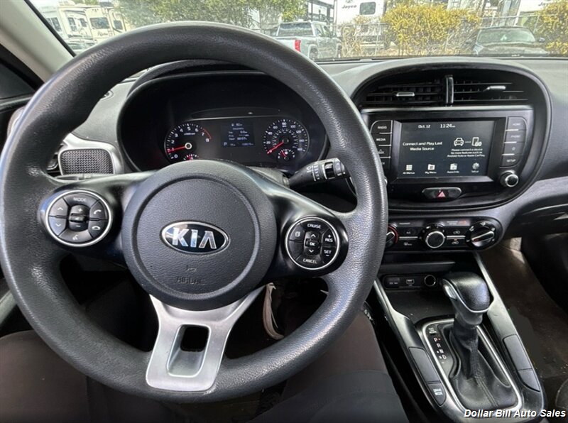 2021 Kia Soul S - Photo 5 - Visalia, CA 93292