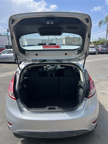 2016 Ford Fiesta SE - Photo 9 - Visalia, CA 93292