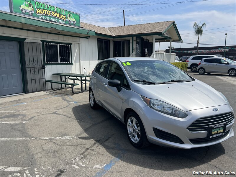 2016 Ford Fiesta SE - Photo 6 - Visalia, CA 93292