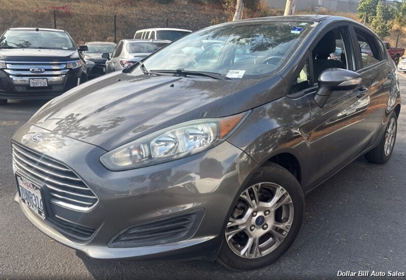 2016 Ford Fiesta SE   - Photo 1 - Visalia, CA 93292