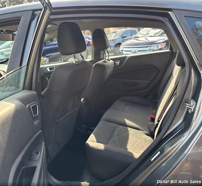 2016 Ford Fiesta SE - Photo 9 - Visalia, CA 93292