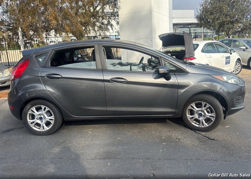 2016 Ford Fiesta SE - Photo 8 - Visalia, CA 93292