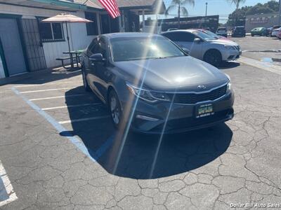 2019 Kia Optima LX   - Photo 2 - Visalia, CA 93292