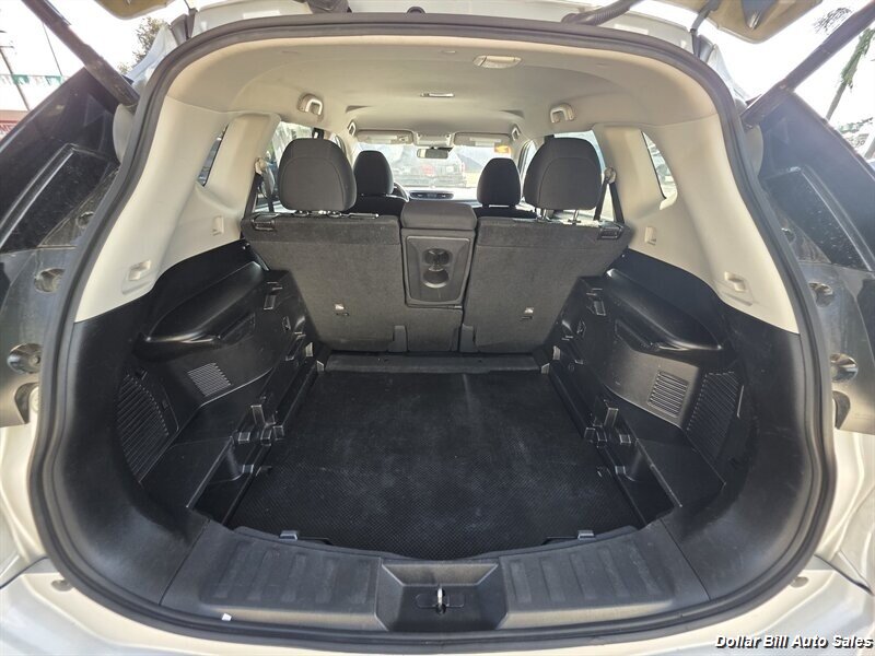 2019 Nissan Rogue SV - Photo 11 - Visalia, CA 93292