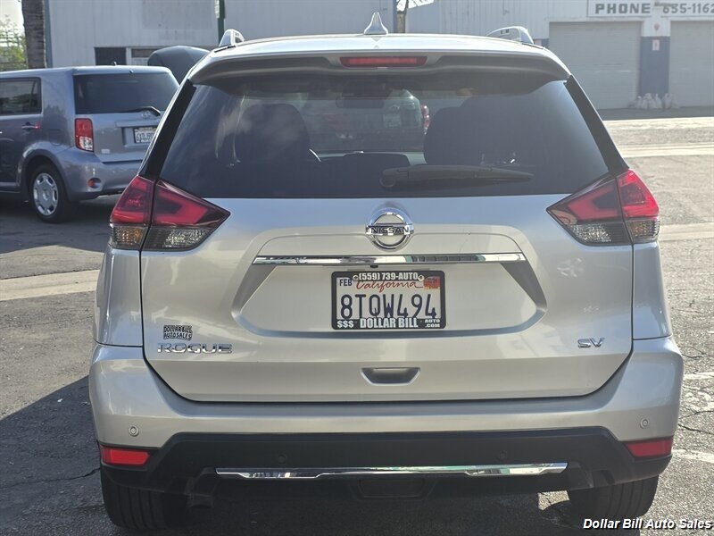 2019 Nissan Rogue SV - Photo 6 - Visalia, CA 93292