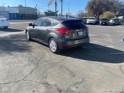 2016 Ford Focus Titanium   - Photo 5 - Visalia, CA 93292