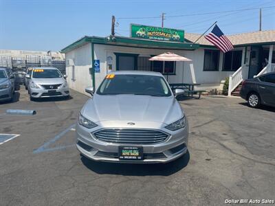 2018 Ford Fusion SE   - Photo 2 - Visalia, CA 93292