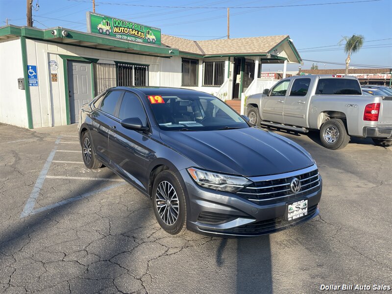 2019 Volkswagen Jetta SE   - Photo 1 - Visalia, CA 93292