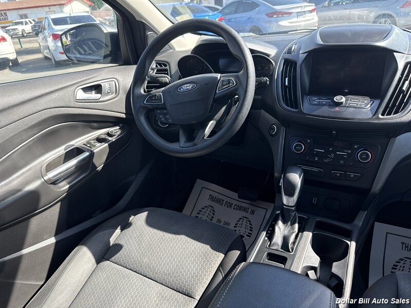 2019 Ford Escape SE - Photo 8 - Visalia, CA 93292