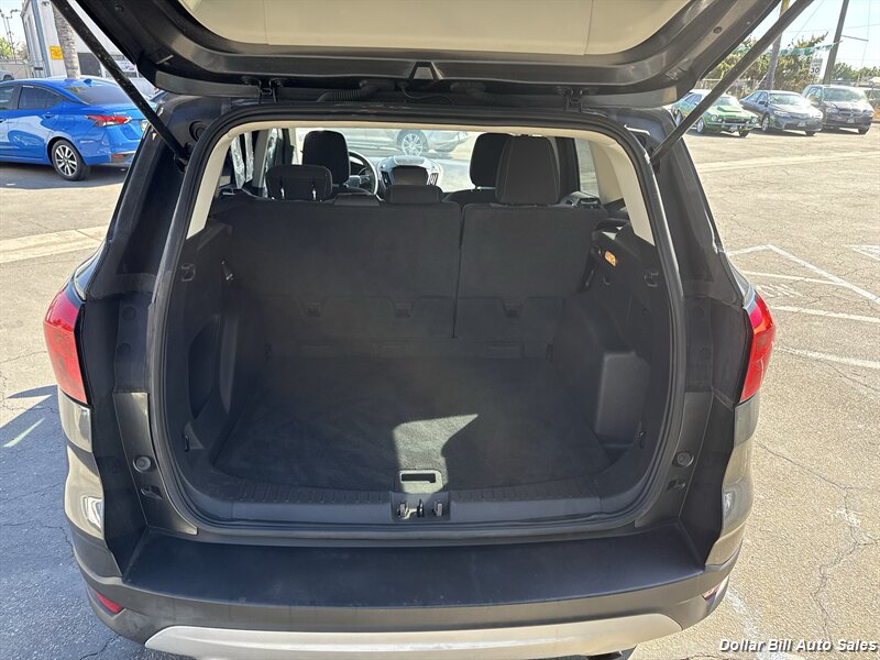 2019 Ford Escape SE - Photo 5 - Visalia, CA 93292