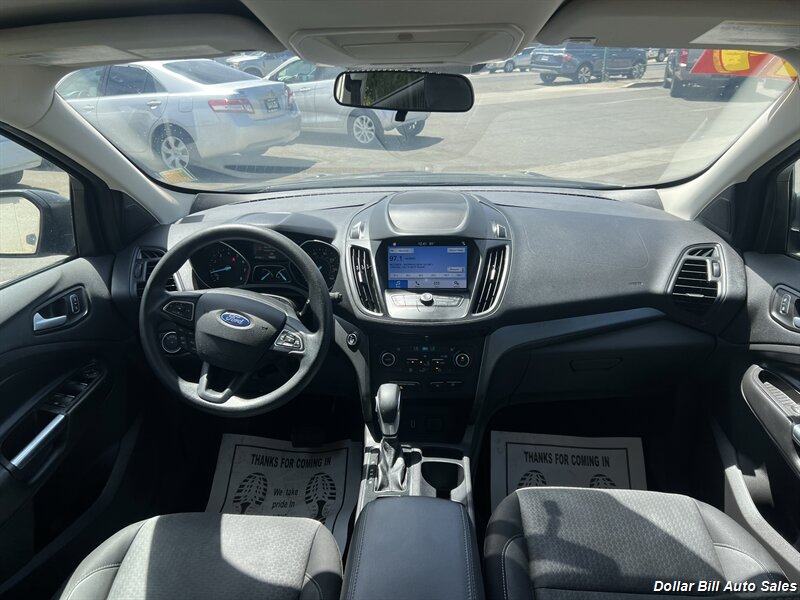 2019 Ford Escape SE - Photo 21 - Visalia, CA 93292