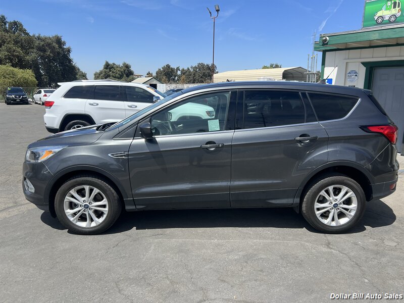 2019 Ford Escape SE - Photo 2 - Visalia, CA 93292