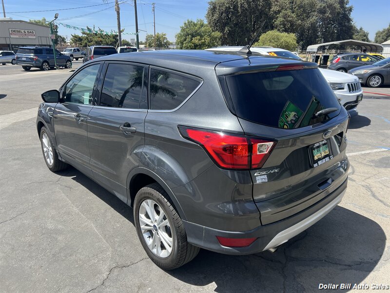 2019 Ford Escape SE - Photo 3 - Visalia, CA 93292
