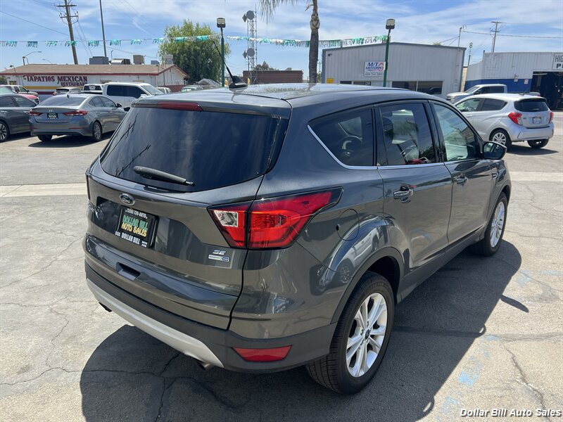 2019 Ford Escape SE - Photo 4 - Visalia, CA 93292