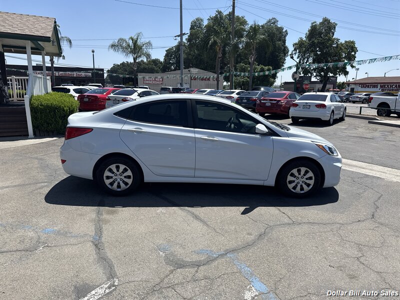 2017 Hyundai ACCENT SE - Photo 3 - Visalia, CA 93292