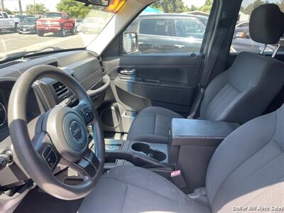 2012 Jeep Liberty Sport   - Photo 10 - Visalia, CA 93292