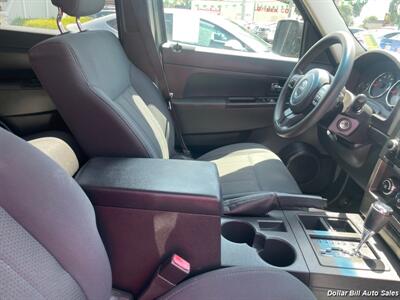 2012 Jeep Liberty Sport   - Photo 14 - Visalia, CA 93292