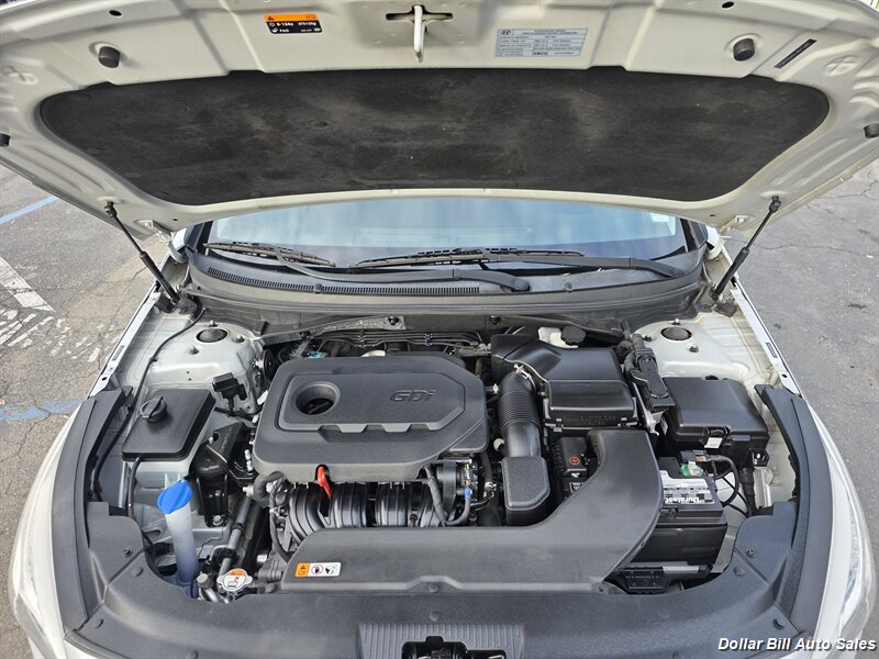 2017 Hyundai SONATA SE - Photo 9 - Visalia, CA 93292