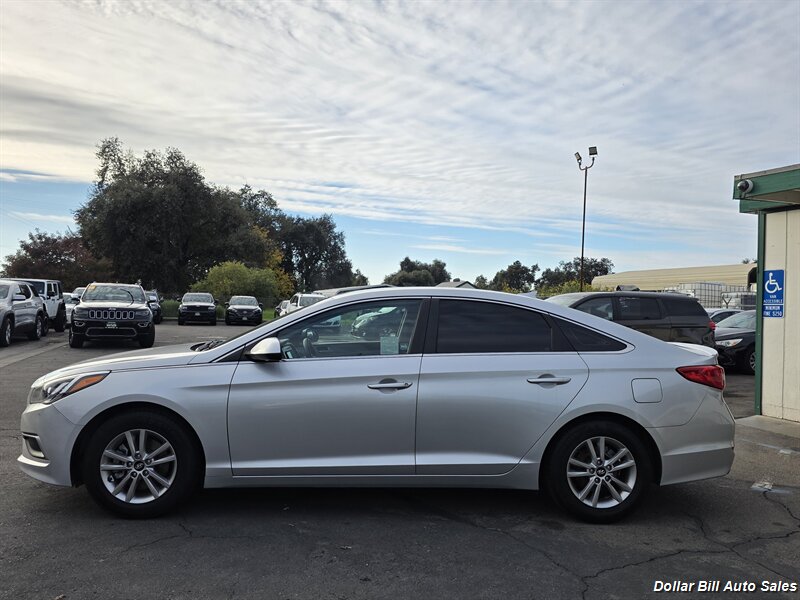 2017 Hyundai SONATA SE - Photo 4 - Visalia, CA 93292