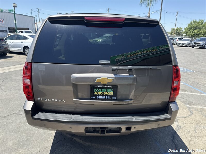 2013 Chevrolet Suburban LS - Photo 4 - Visalia, CA 93292