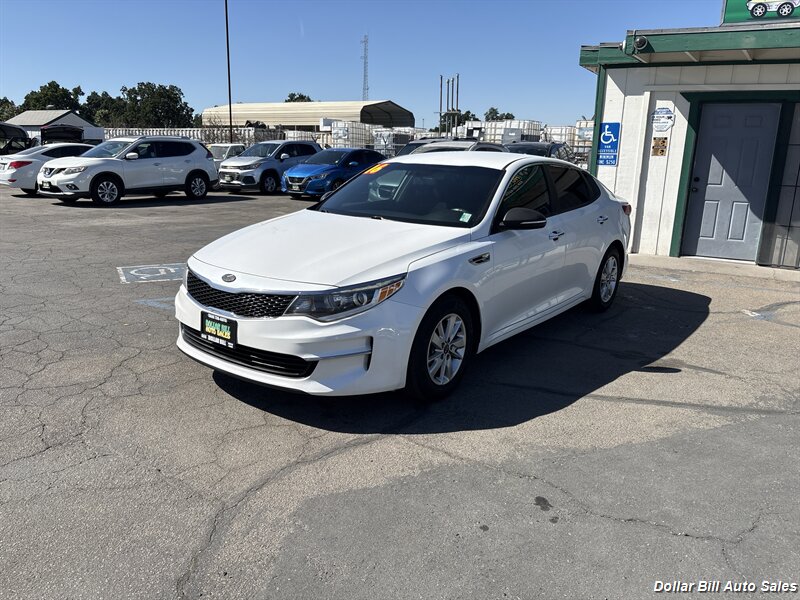 2016 Kia Optima LX - Photo 3 - Visalia, CA 93292