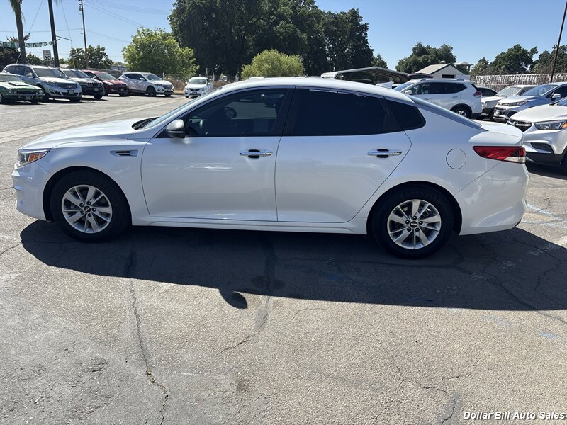 2016 Kia Optima LX - Photo 4 - Visalia, CA 93292