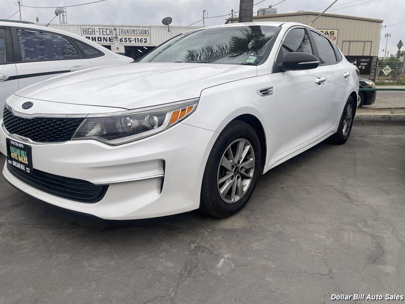 2016 Kia Optima LX   - Photo 1 - Visalia, CA 93292