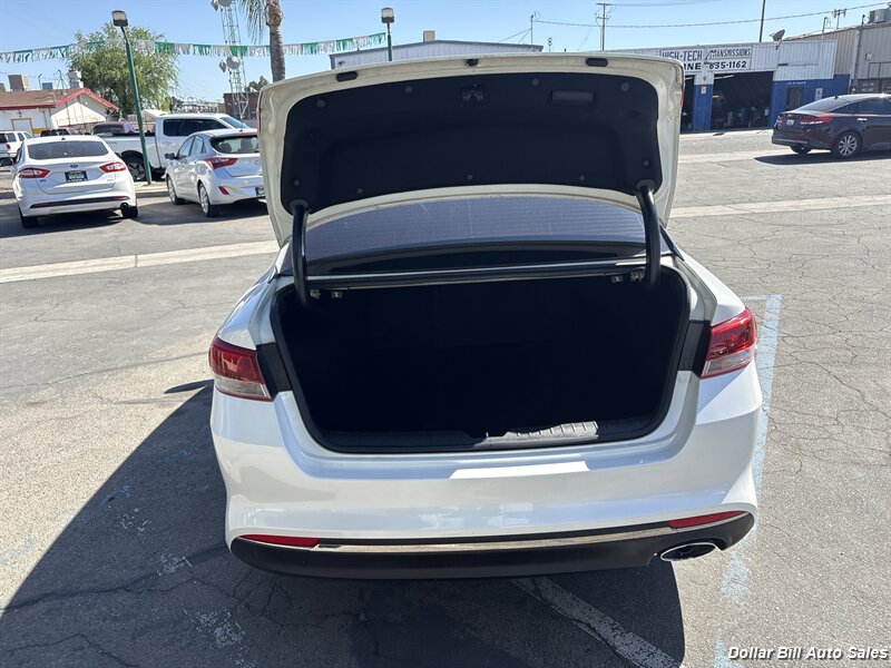 2016 Kia Optima LX - Photo 11 - Visalia, CA 93292