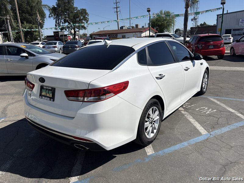 2016 Kia Optima LX - Photo 7 - Visalia, CA 93292