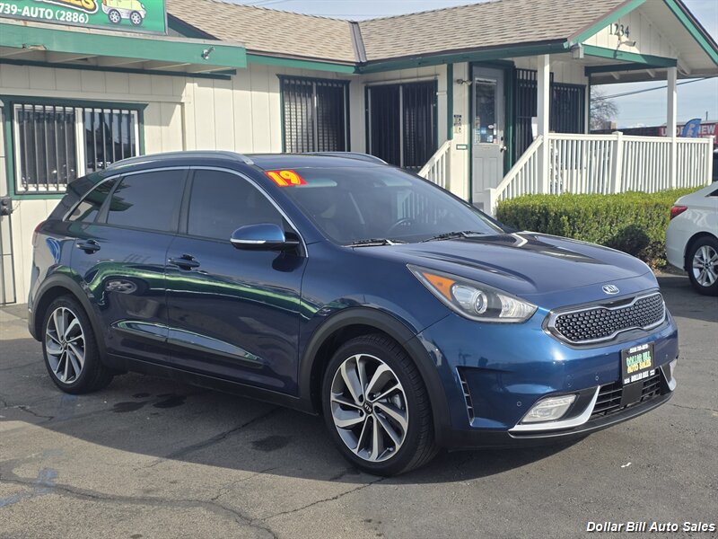 2019 Kia Niro Touring's photo
