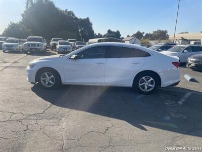 2018 Chevrolet Malibu LS   - Photo 4 - Visalia, CA 93292